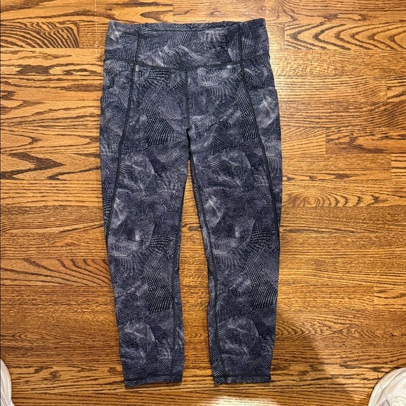 lululemon athletica Pants - lululemon athletica Patterned Leggings - Black and Gray